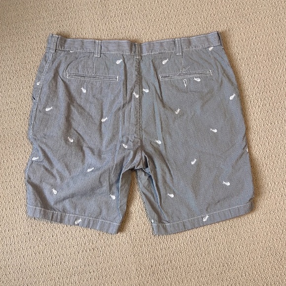 Men’s embroidered fish bones shorts - Picture 2 of 4